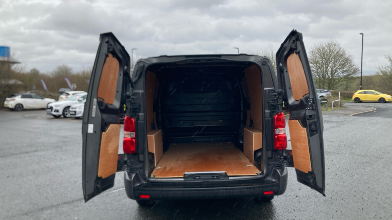 Vauxhall Vivaro L2 Diesel 3100 2.0d 145PS Sportive H1 Van